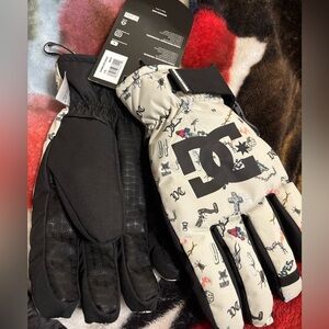 Mens DC  Graphic  Snow Gloves large / xl nwt